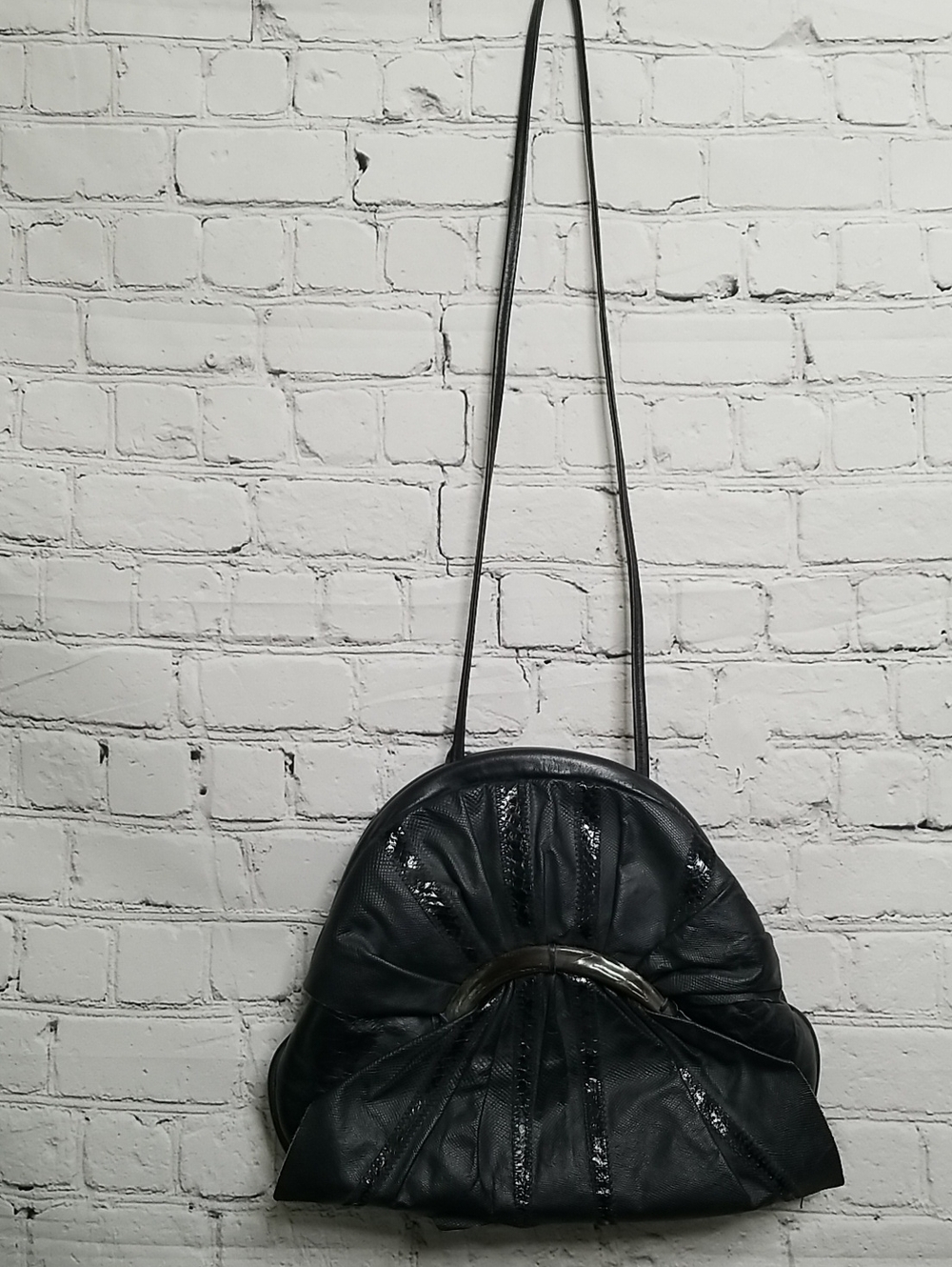 Source Unknown Vintage womens purse crossbody style snap closure GUC